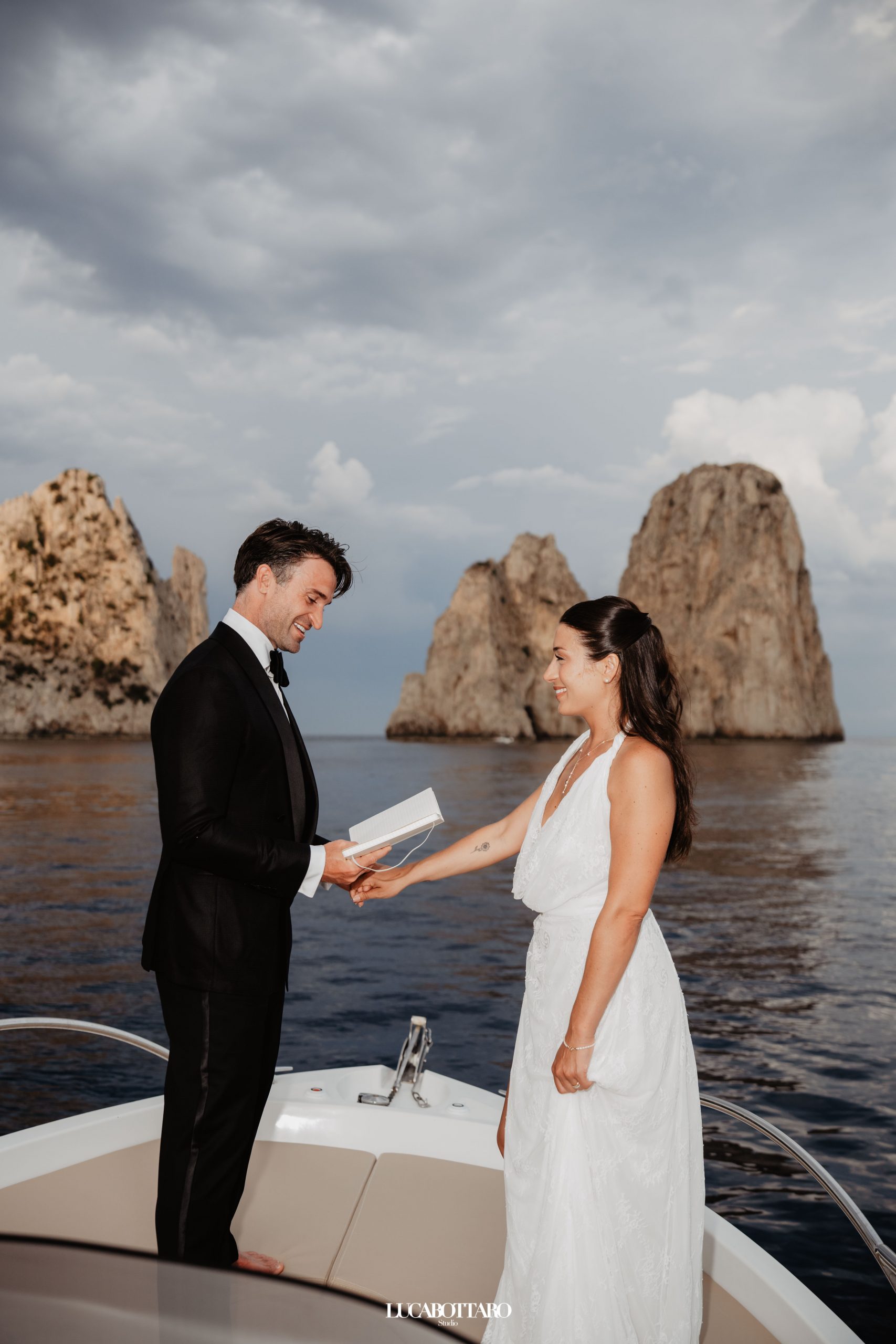 Boat departure from Marina Piccola for the wedding ceremony
